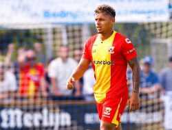 Bek Timnas Indonesia Klarifikasi Rumor ke AEK Athens, Dean James Setia dengan Go Ahead Eagles