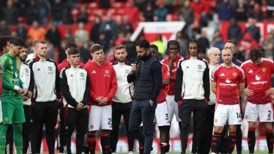 MAN UNITED Tersingkir