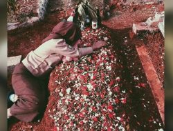 Sedih Pemakaman Diva, Gadis Paskibraka Madina, Diiringi Isak Tangis hingga 2 Kali Disholatkan