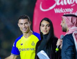 Cristiano Ronaldo Lamar Kekasihnya, Georgina Rodriguez Pamer Cincin Berlian