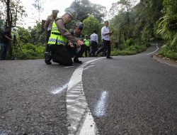 TIGA Orang Tewas Dalam Tabarakan Antar Sepeda Motor di Jalur Bromo Probolinggo, Korban Pasutri