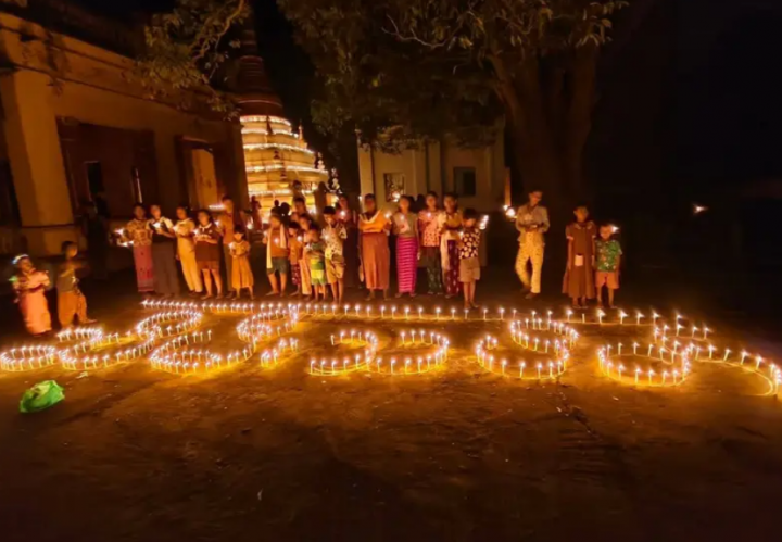 Militer Myanmar Bom Warga