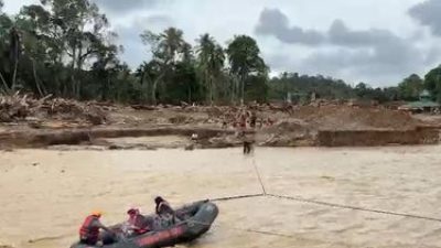 Jembatan Hanyut Disapu Banjir