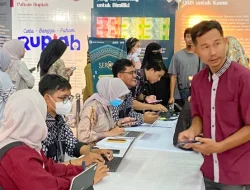 Antusiasme Warga Ternate Serbu Layanan Penukaran Uang Lebaran