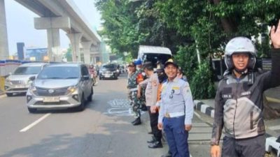 Parkir Liar Kuasai Jalan