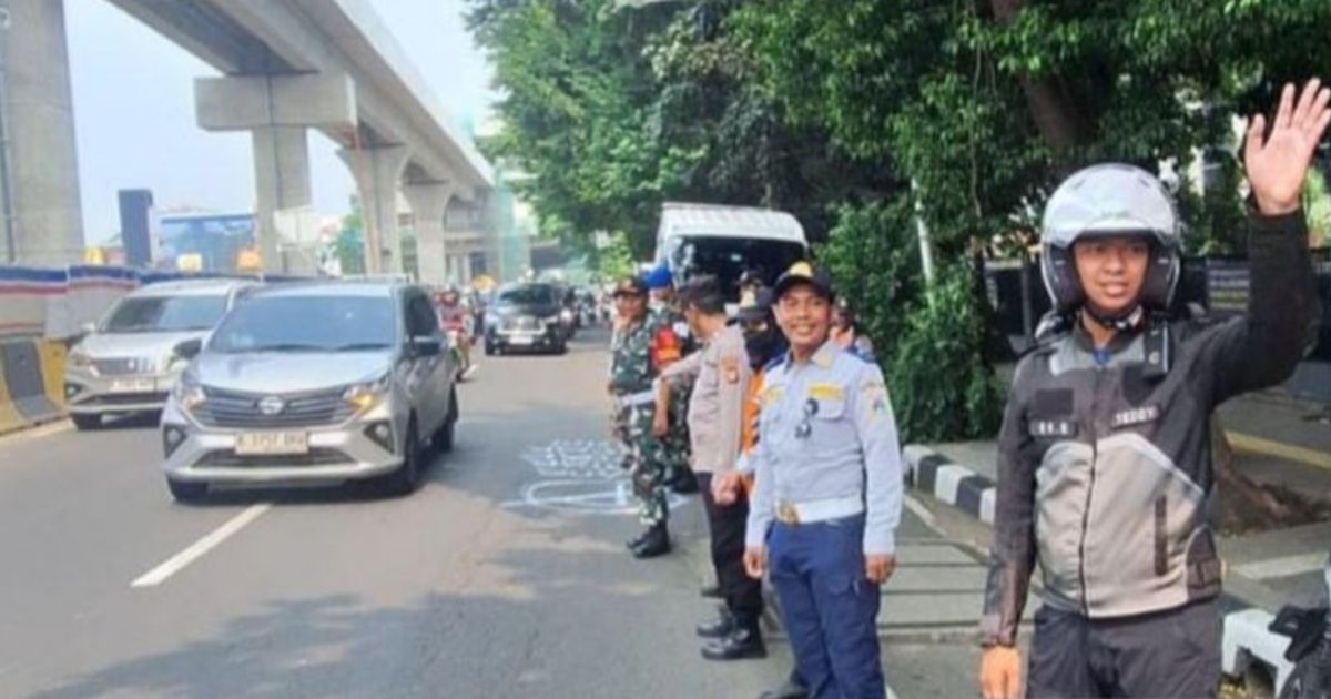 Parkir Liar Kuasai Jalan