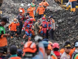 Korban Terakhir Longsor TPST Bantargebang Ditemukan Operasi Pencarian Selesai